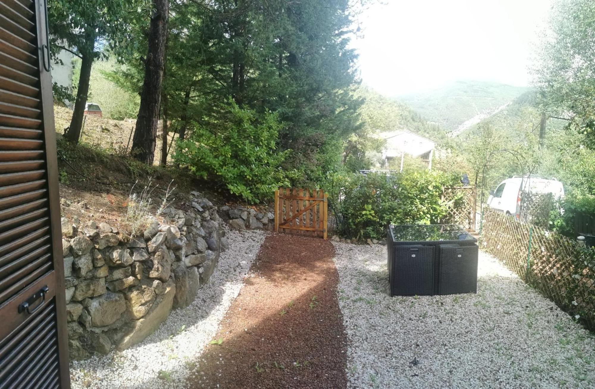 Chez Vero Et Bernard Entrevaux Exterior photo