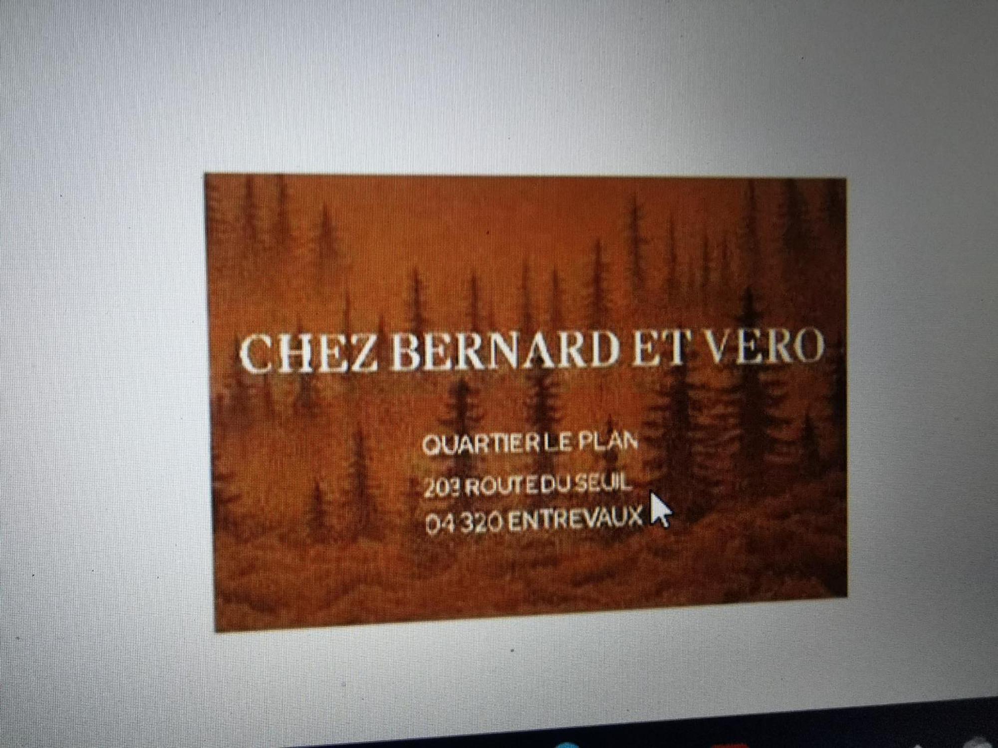 Chez Vero Et Bernard Entrevaux Exterior photo